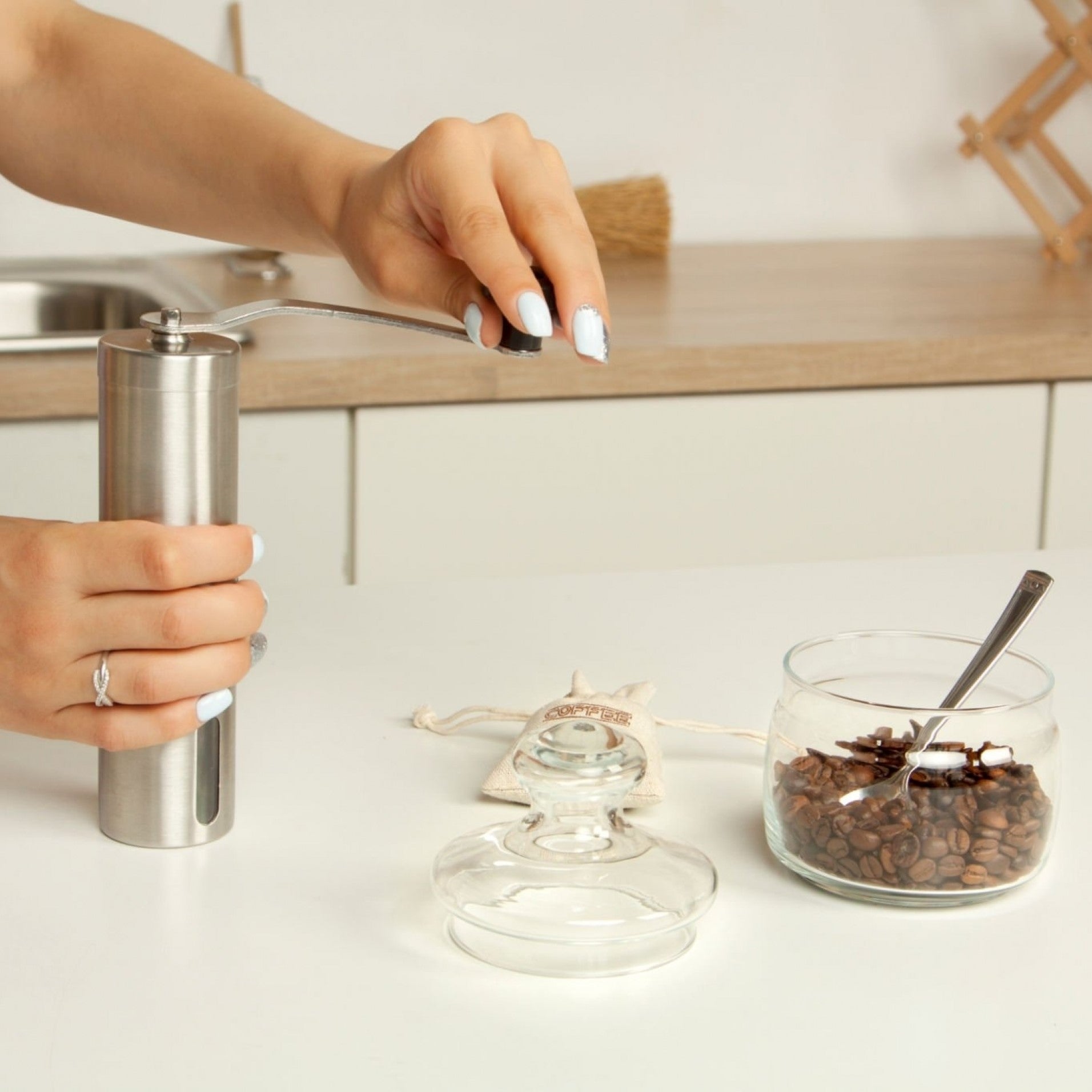 Mill Coffee Bean Grinder: Premium Stainless Steel Design with High-Quality Ceramic Blades