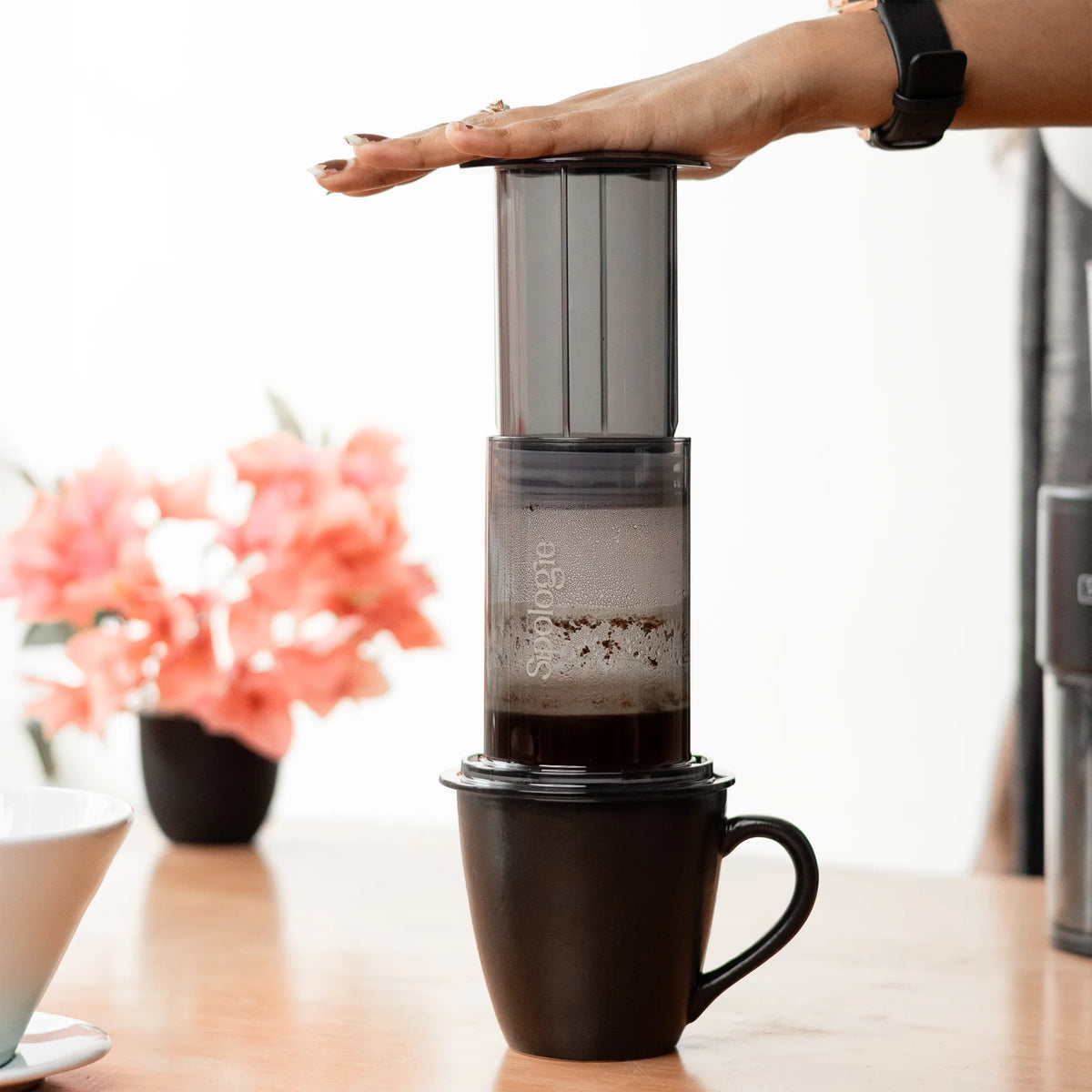 Sipologie AirPress with In-Built Mesh and Paper Filter and Ceramic Coffee Mug